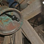 Stedum-de-gerestaureerde-Mariaklok-anno-1300-luidt-voor-deze-keer-met-de-hand.-Large